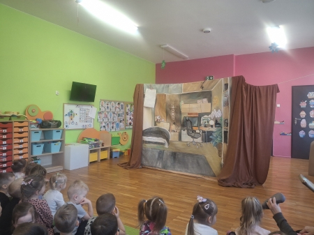 Spektakl pt. ''Tajemnicza szkatułka''